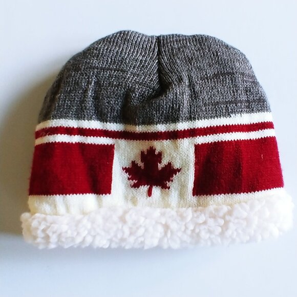 Canadian Maple Leaf Knit Hat 12-18 Months - Picture 2 of 3
